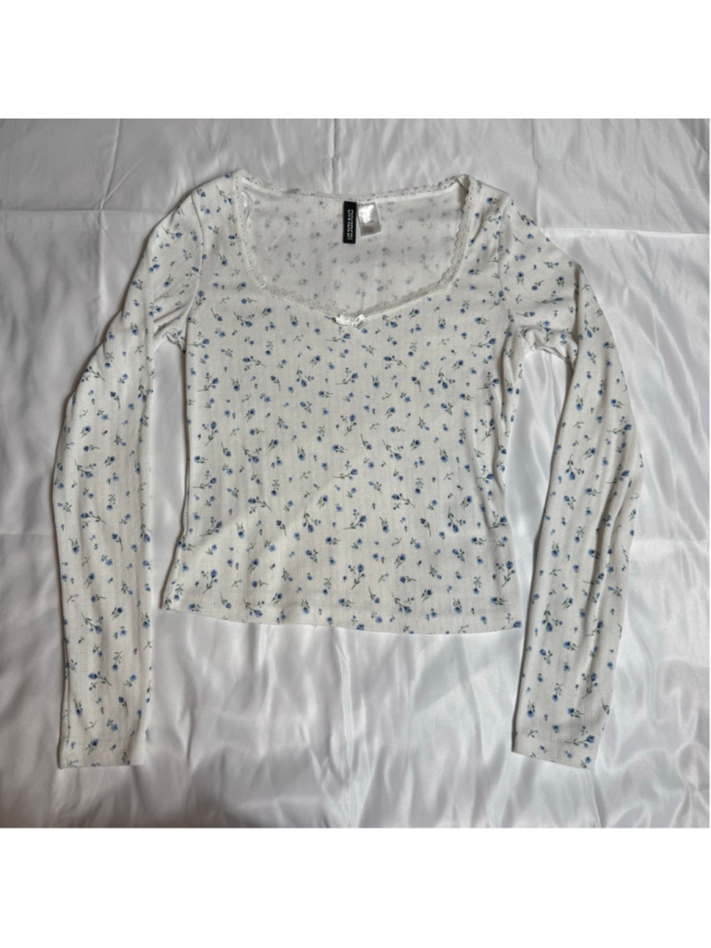 Women's H&M Long Sleeve Blouse M White Blue Floral